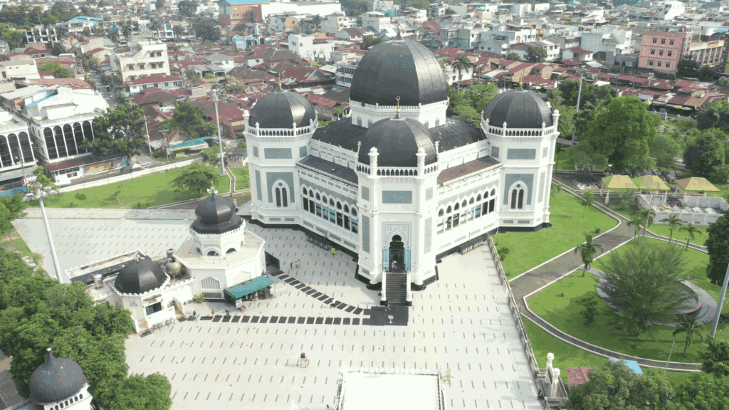 Pakej Medan - Berastagi - Lake Toba 4H3M