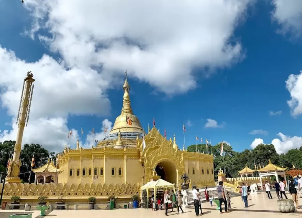 Pakej Medan - Berastagi - Lake Toba 4H3M